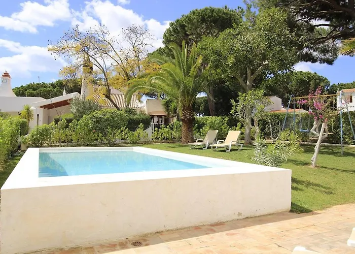 Traditional With Pool By Homing البوفيرا